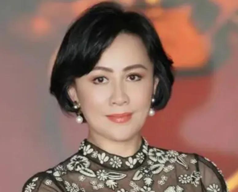 无人继承财产的十位明星
刘晓庆71岁——无子女

周润发68岁——无子女

费清