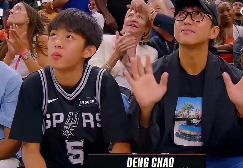 原来邓超儿子是马刺球迷
