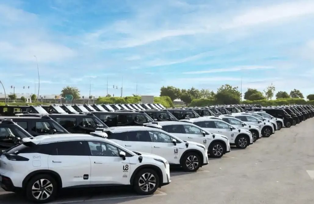 【文远知行将在阿布扎比开展纯无人Robotaxi商业化运营】11月11日消息，文