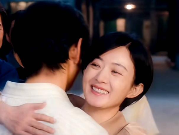 豆瓣8.5分的央视大戏，播到一半观众集体弃剧。
朱媛媛患癌拍完最后一镜，你每笑一