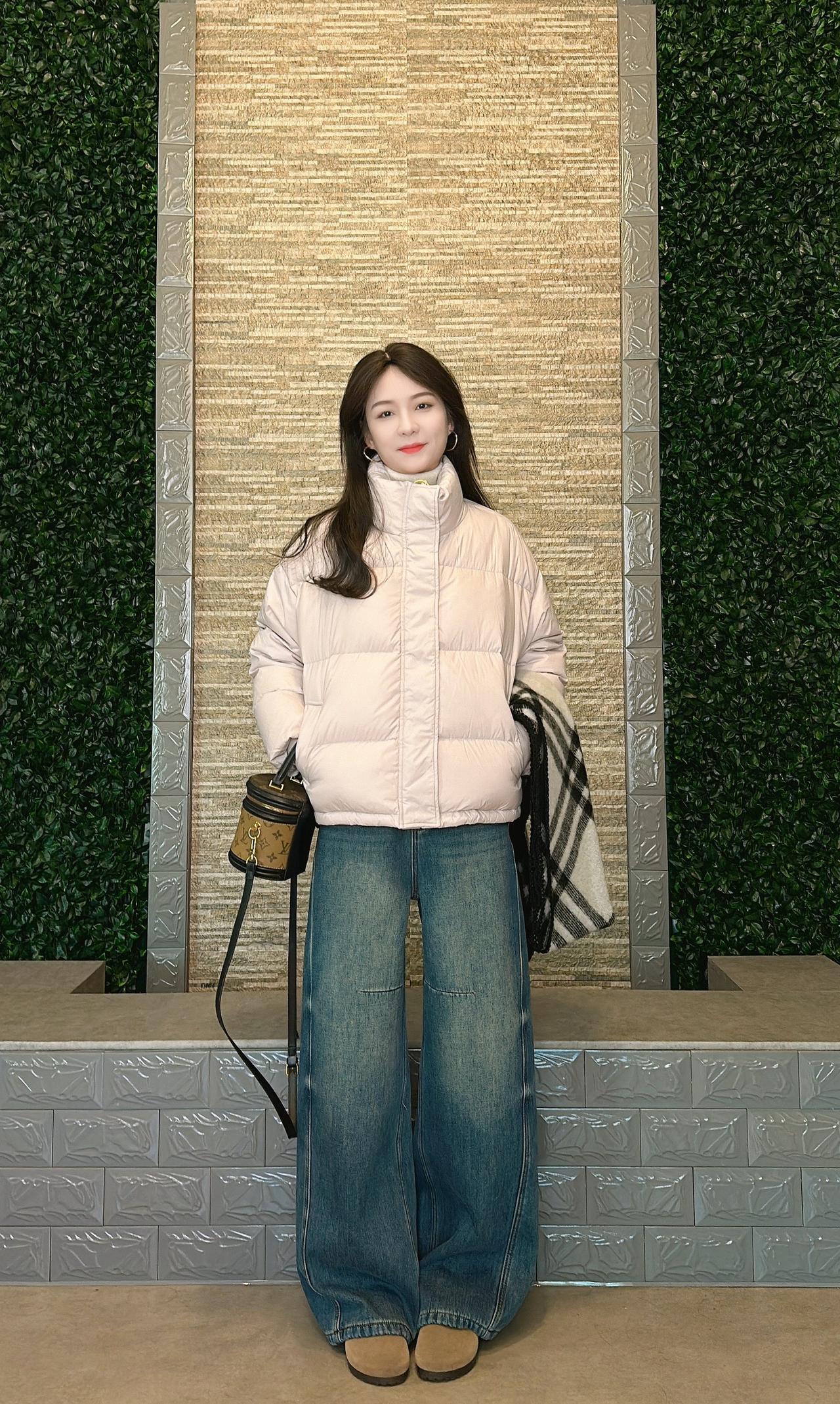 努力赚钱吧，上了年纪的快乐
都需要用金钱来维持牛仔裤