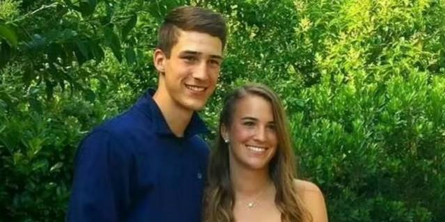 女明星十年没变，她老公从小鲜肉直接腌成了咸肉。
你看那视频，她兴致勃勃转着当年的