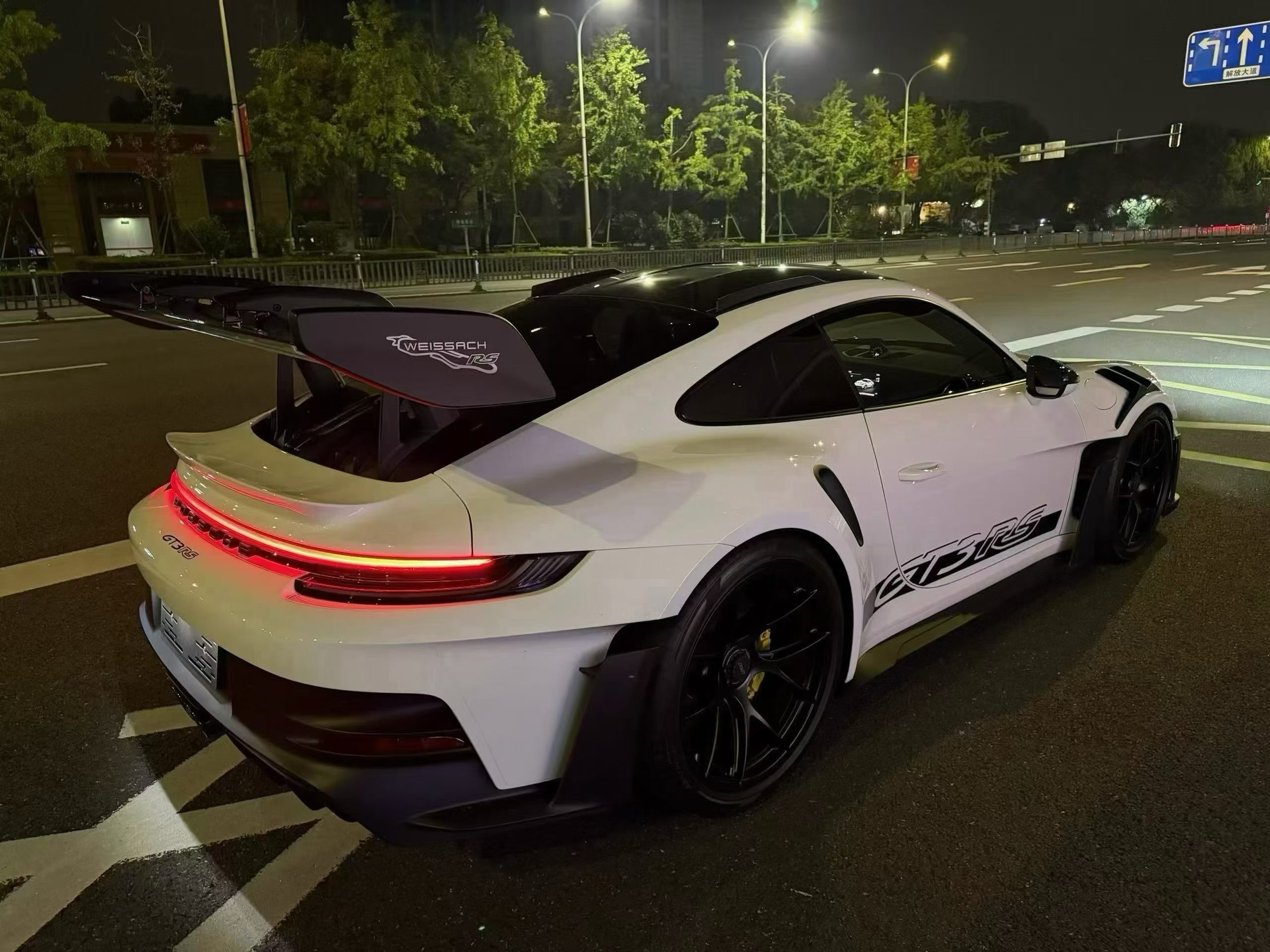 保时捷992 GT3 RS 欧规满配，26年仅988Km… ​​​