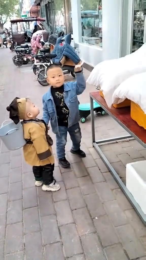 哎呦我的妈，哈哈。