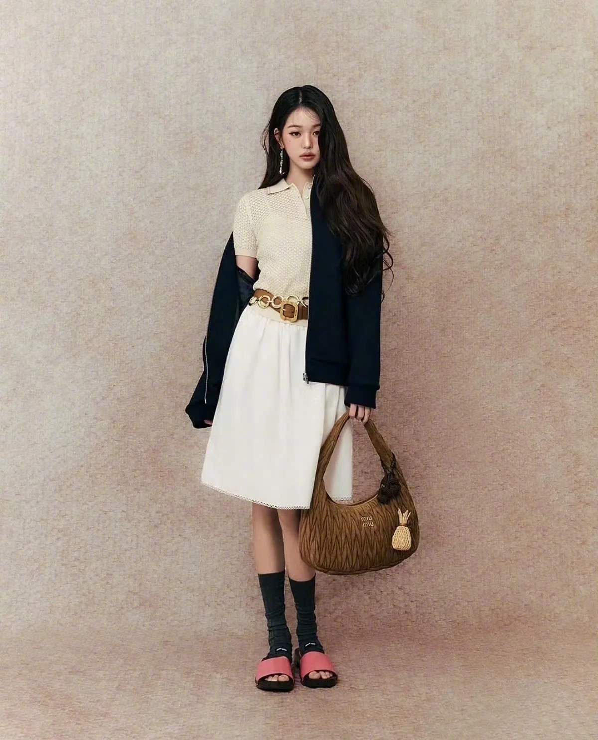 miumiu陷害女明星   国内有艺人这么丑的妆造都要接，我觉得艺人自己以及其商