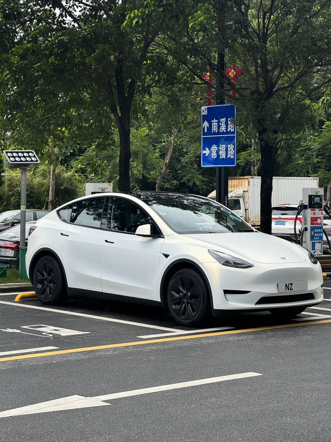 Model Y｜阴雨天的白变金⛅️