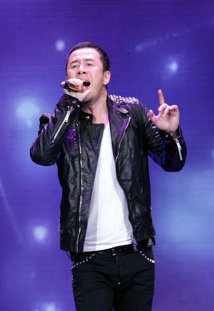 杨坤回应无法参加歌手突围赛 歌手2026 抢位赛留下遗憾，行程原因无缘突围，期待