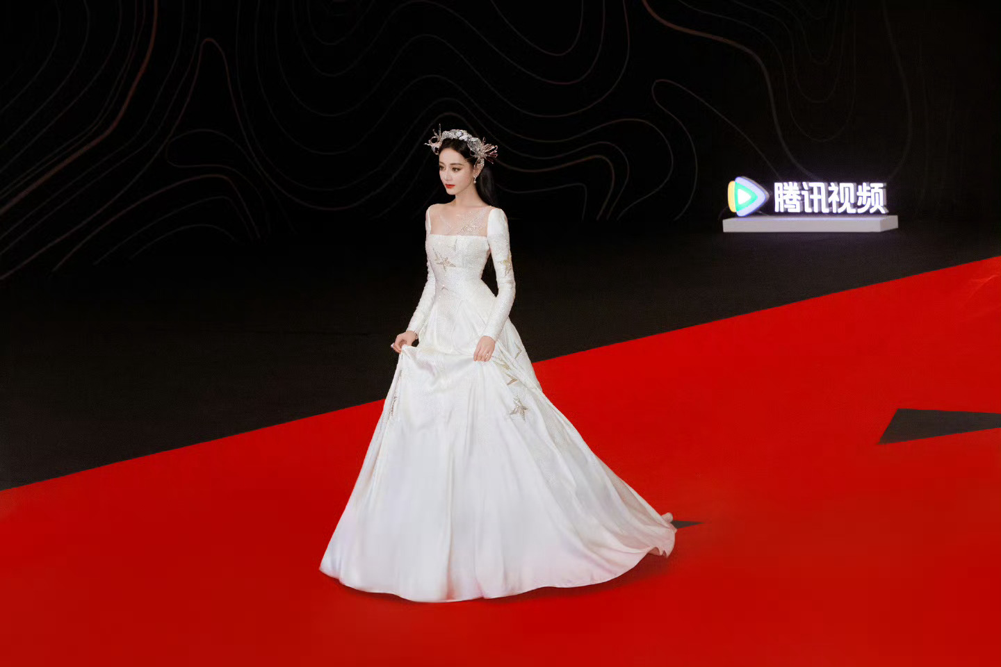 迪丽热巴｜女王驾到[送花花]W盛典 迪丽热巴 ​​​
