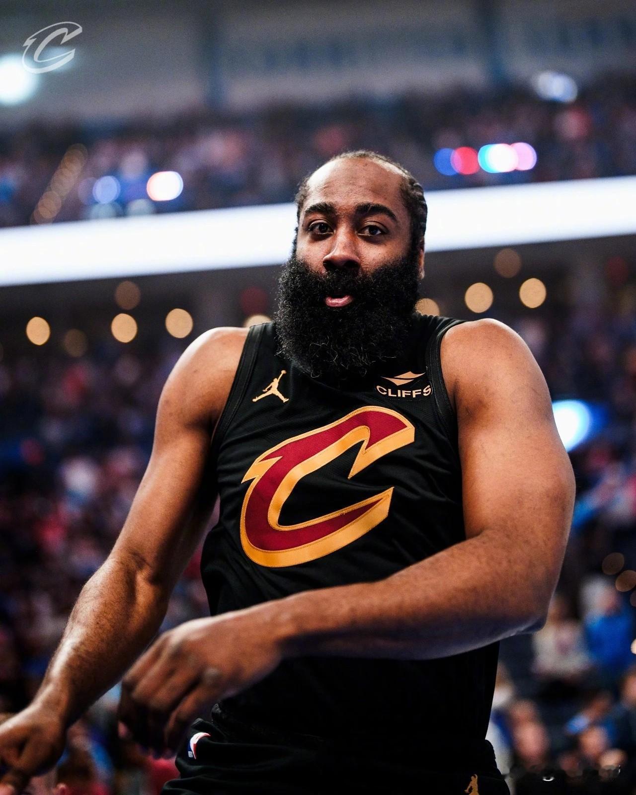 蜜月期结束了？哈登遭遇加盟骑士后首场败仗!

在今天骑士与雷霆的比赛中，面对没有