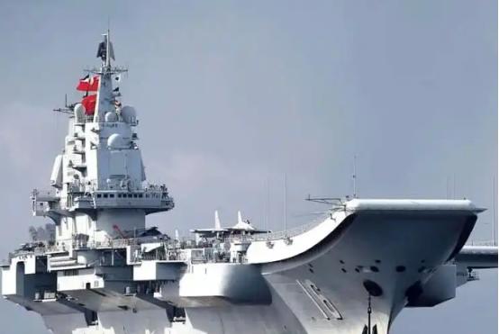 福建舰不会再有第二艘，交付一再推迟，压根不是技术卡了壳，而是海军在借着这艘船“打