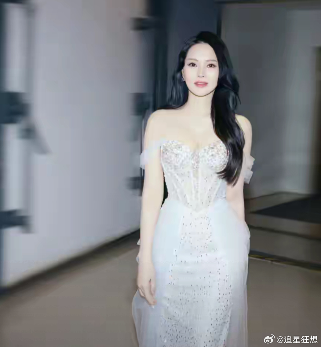 伊能静自曝和秦昊相处方式好的感情从不是单方面妥协，而是两个人磨出舒服的频率。她会