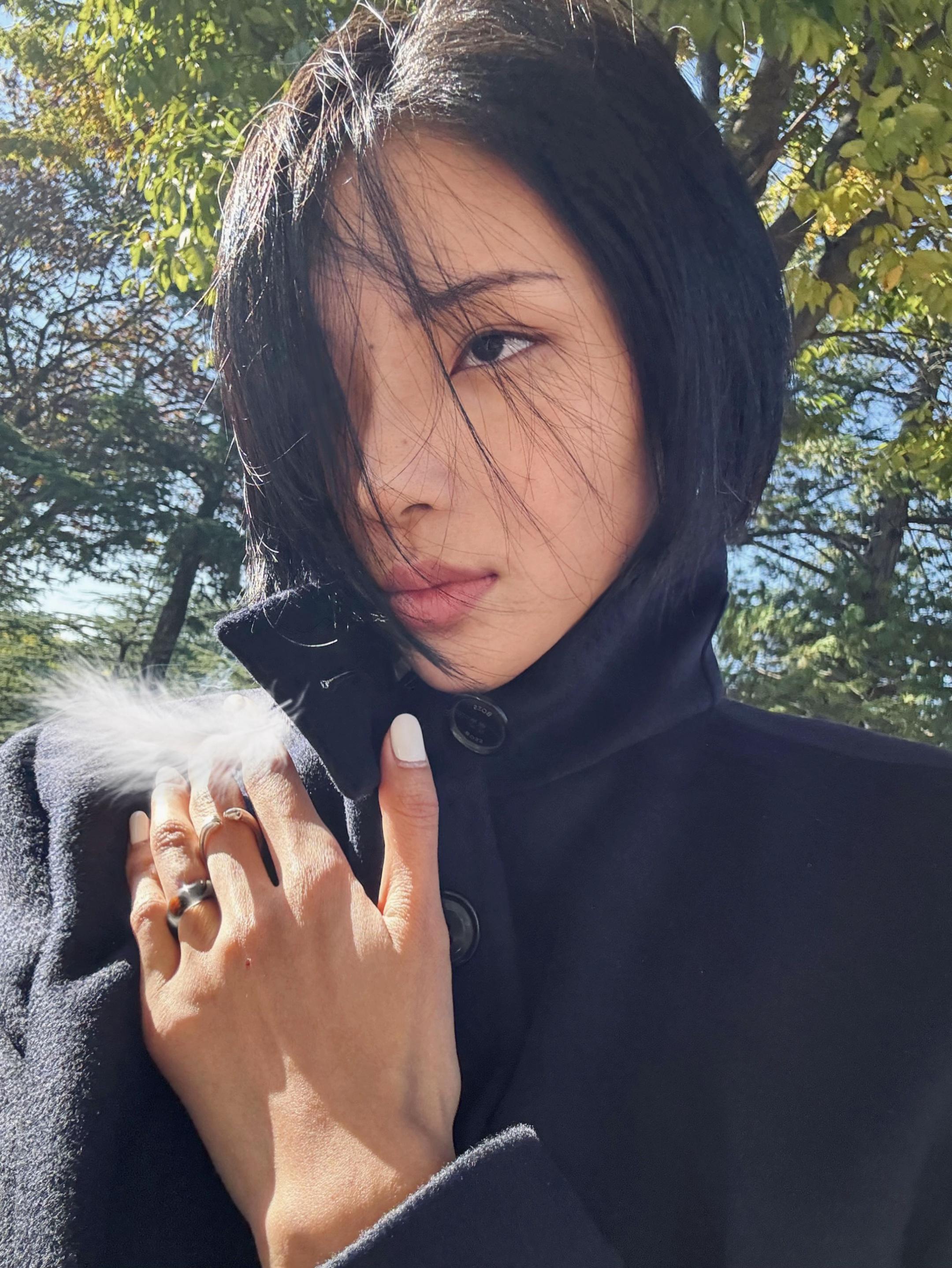 在背后议论我的时候可以顺便看看我飘逸的秀发；在身前议论我的时候可以顺便...