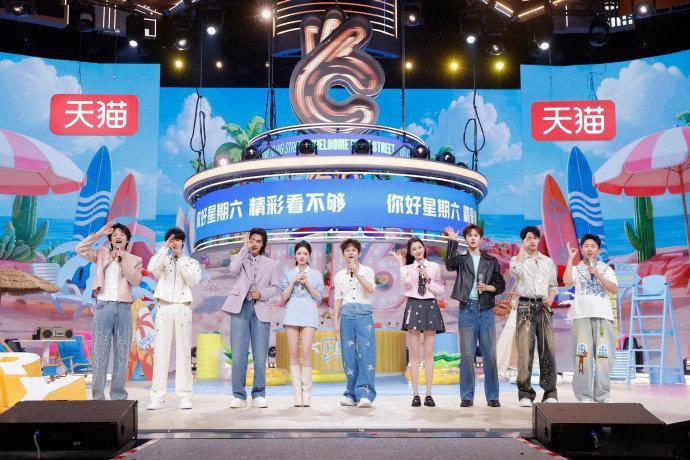 杨迪表情管理这块你好星期六认真跳舞的样子格外有魅力，表情和动作配合得十分默契。 