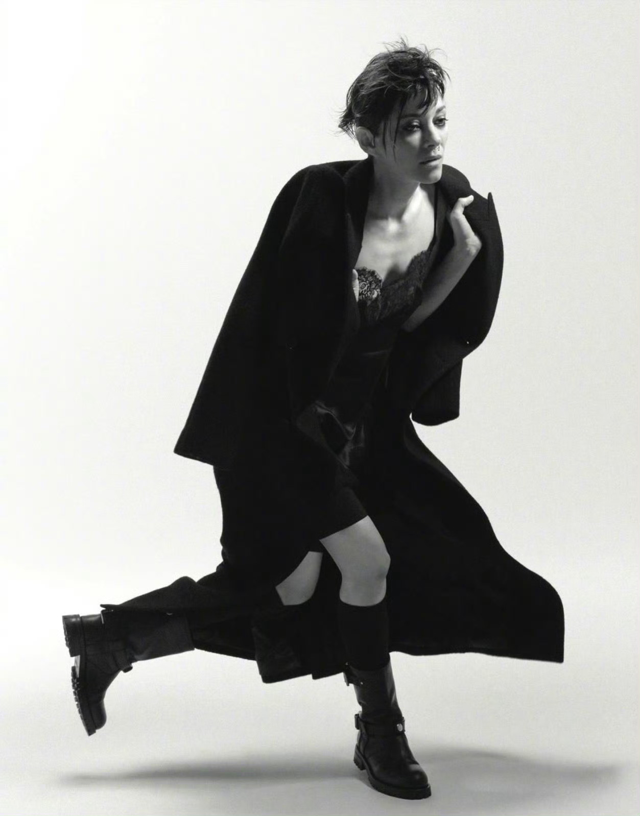 ZOO Magazine 2025 秋冬刊封面奥斯卡影后Marion Cotil