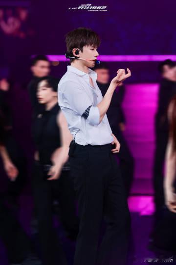 张杰演唱会真让我玩嗨了张杰的鸟巢关键帧 谁懂啊家人们，我上周刚结束连续一个月的加