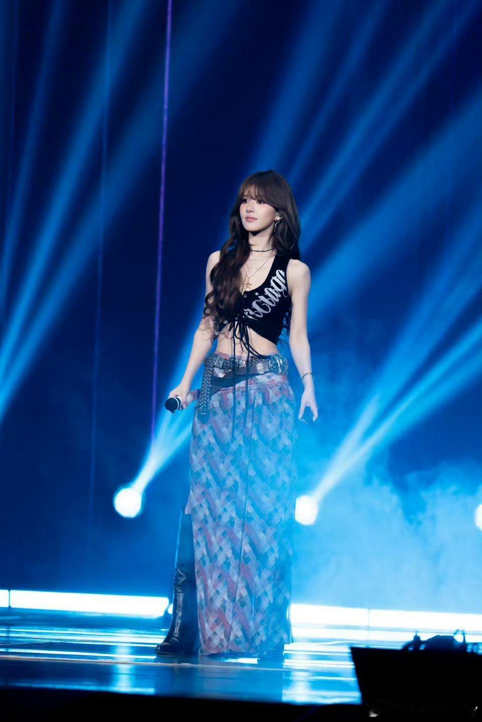 赵露思工作室出图来了，今晚的小露露美爆了，完全是妈妈级别！