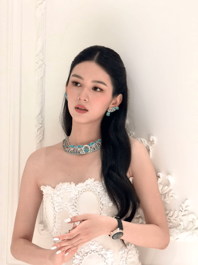 周也Dior 活动，美得很稳定，气质比以前更成熟高级了！ 