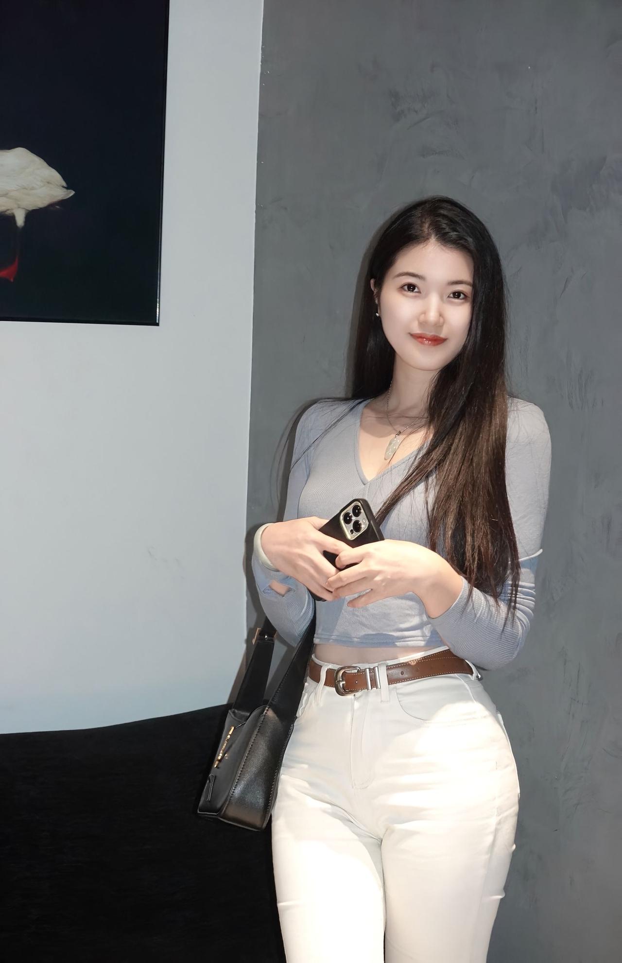 就是觉得好看，哪里好看却说不出来
我是有优点的