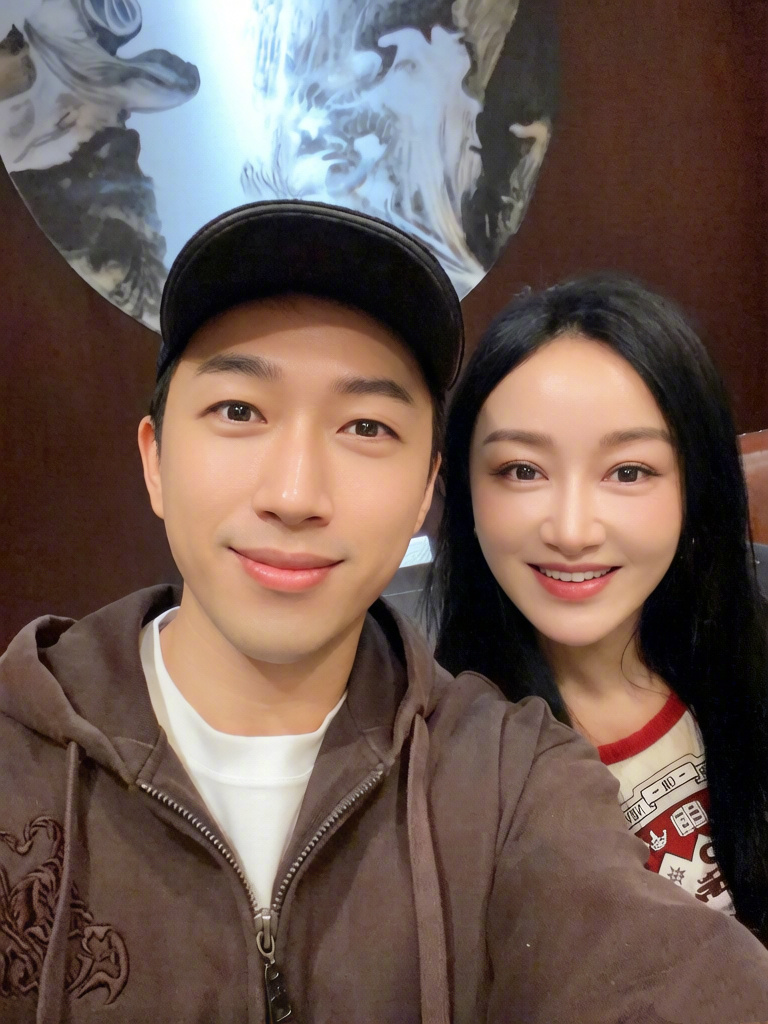 于正赵子琪合照于正晒与赵子琪合照赵子琪于正聚餐 于正赵子琪下一次合作是什么时候 