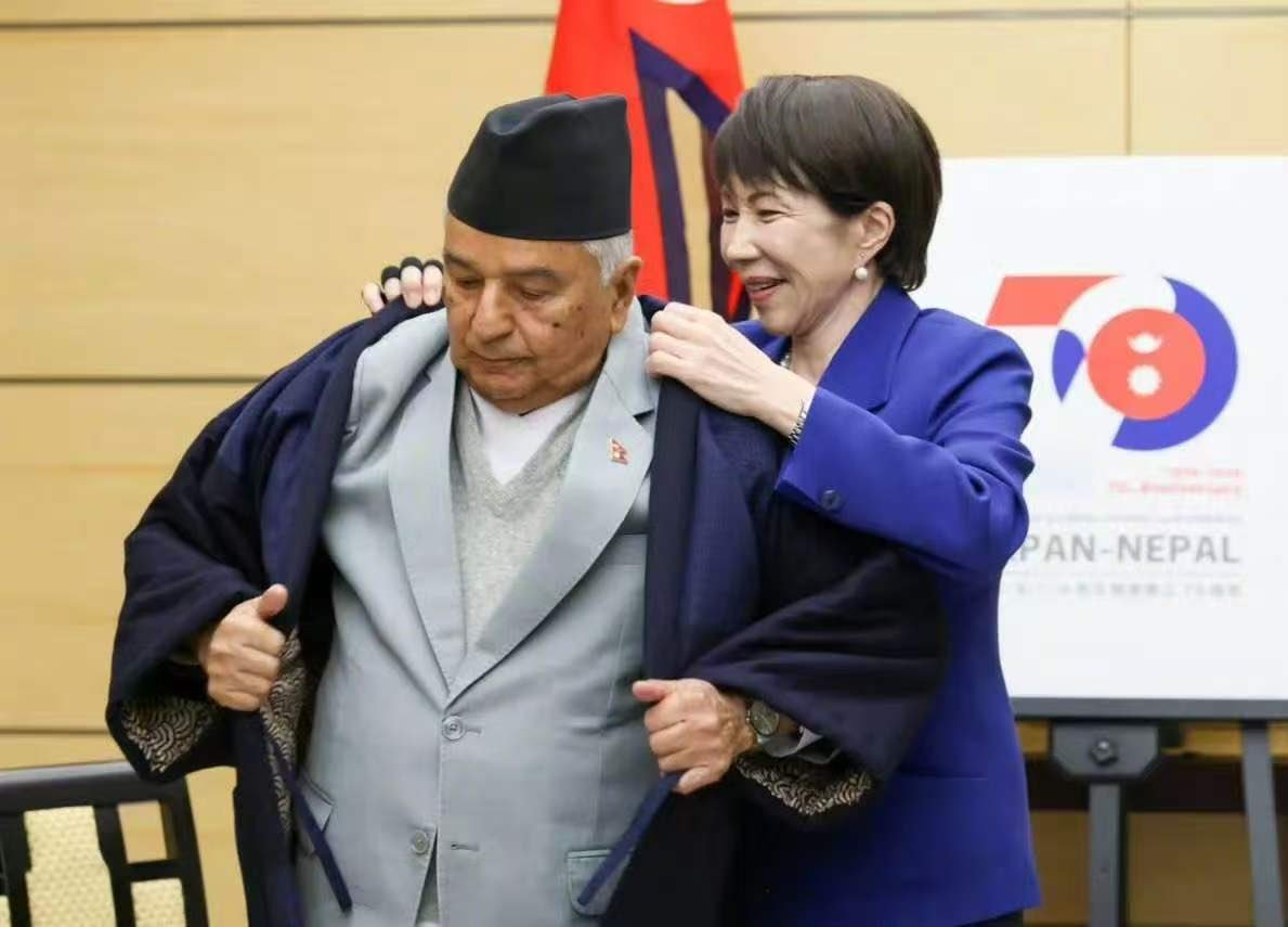 这职业病一时半会是好不了了