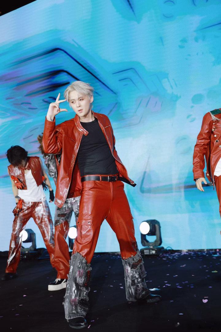 未出道男团受金曲奖评委青睐阿沁为MK写歌助力金曲奖💥黑马潜质显露无遗，MK未出