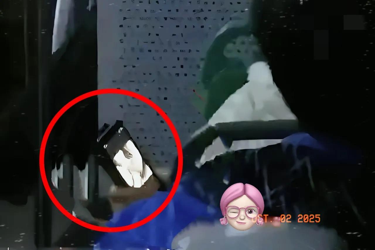 半夜撞见老公在书房偷偷看“小电影”，我气得手抖，四十多岁的人了怎么还这么龌龊？当