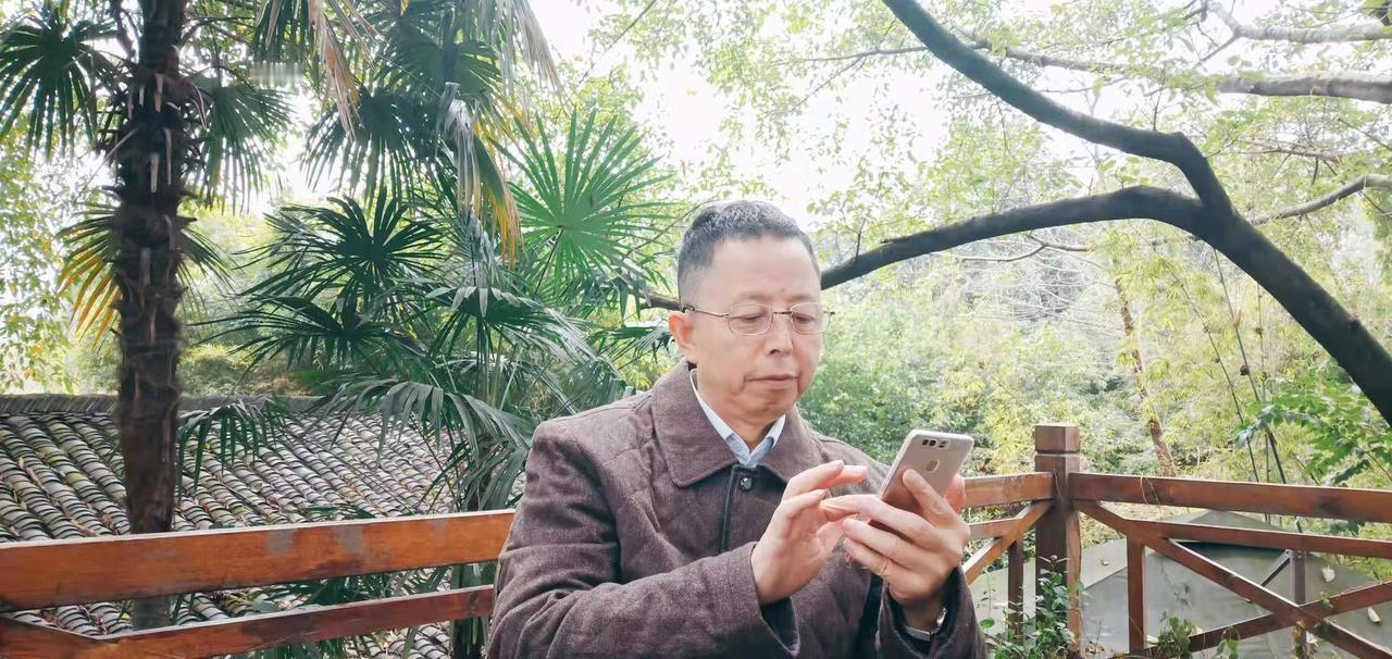 经多方求情，乌总统同意签发命令，不打击红场阅兵范围！

各位网友晚上好！今天我要