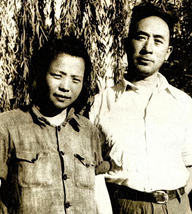 胡明（1919—1967），原名李琼英，福建闽侯人，生于海南，是薄一波同志的夫人
