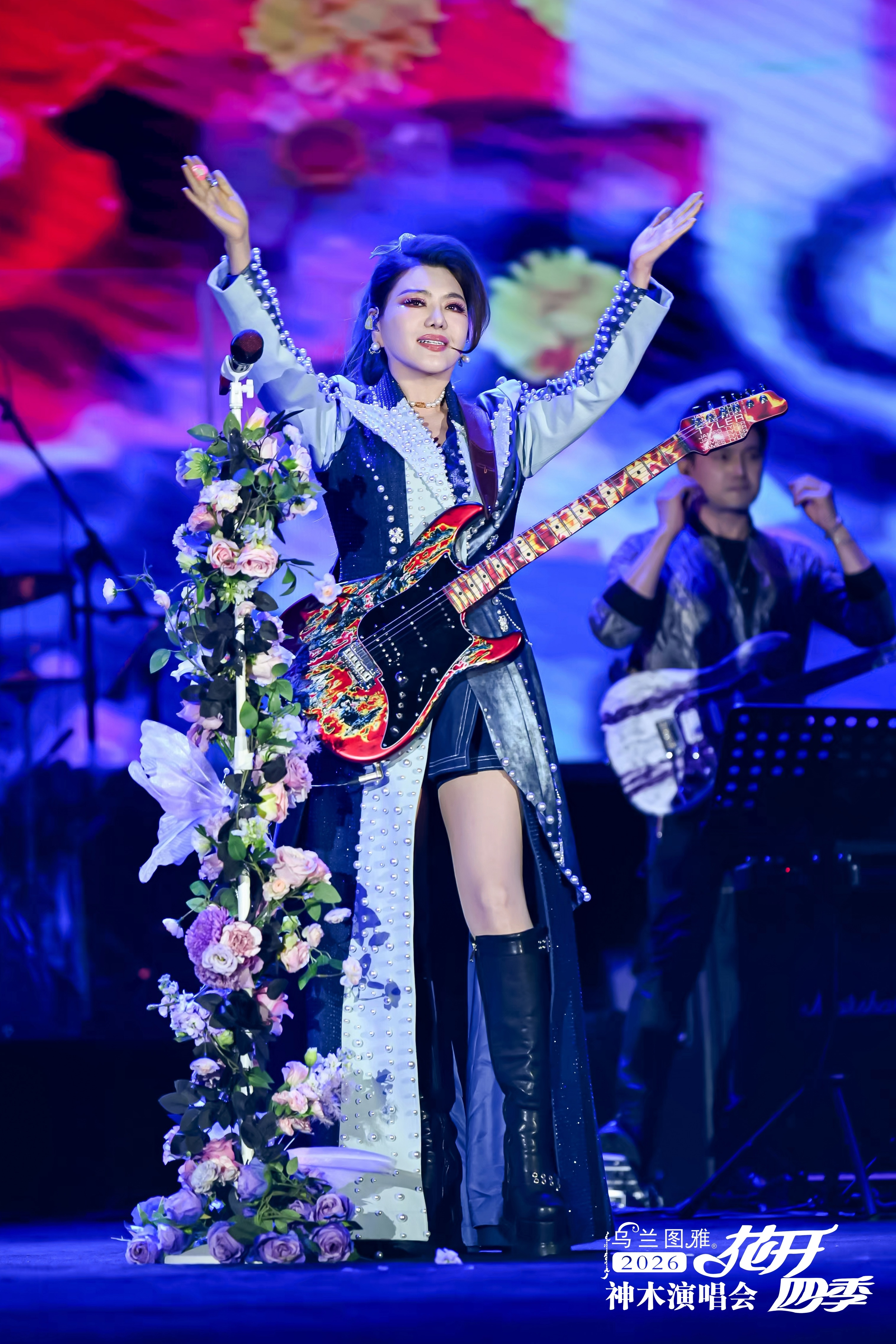 花开四季，塞上麟州！乌兰图雅 演唱会 ·神木站今晚圆满收官！谢谢神木！乌兰图雅民