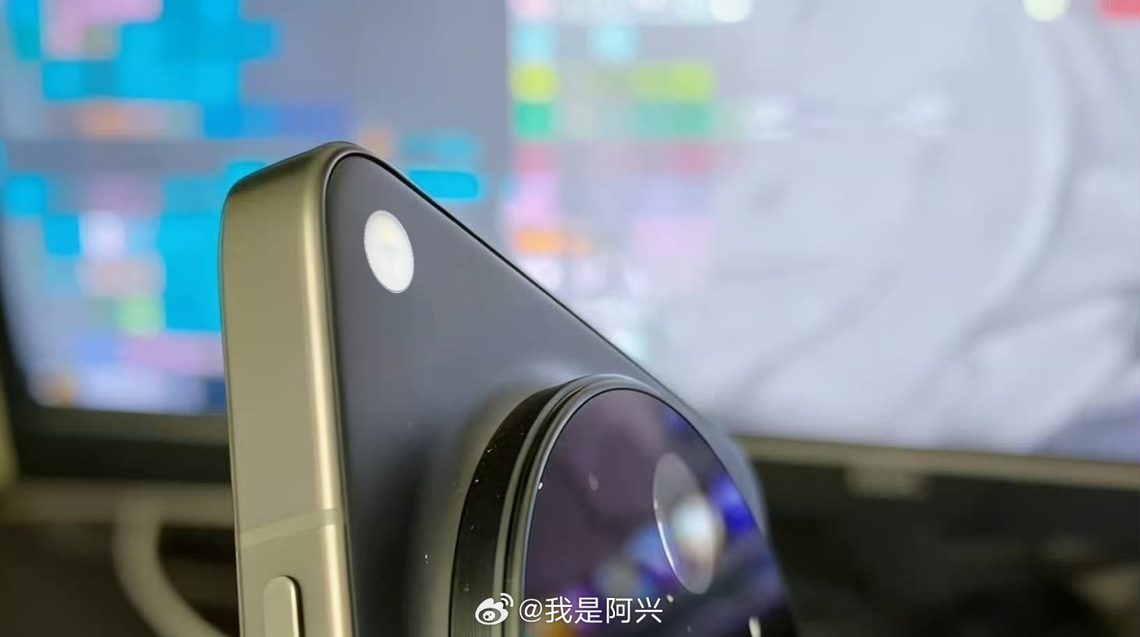 如果OPPO Find X9 Ultra改用不凸起的闪光灯，和现有的凸起设计相比