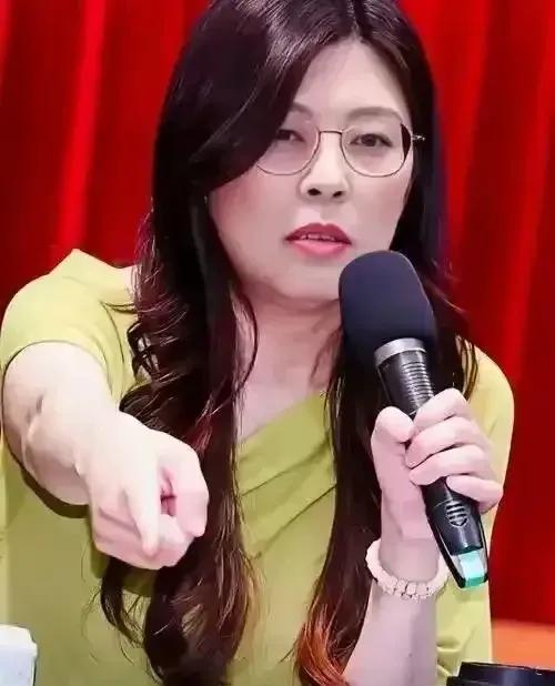 国民党内斗捅破天！郑丽文凭啥为派系私利陪葬？正道不该被糟蹋
 
国民党内斗不休，