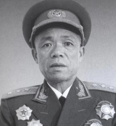 1986年，常年为国征战的韩先楚身体彻底垮掉，得知情况的陈云专程到医院探望，一番