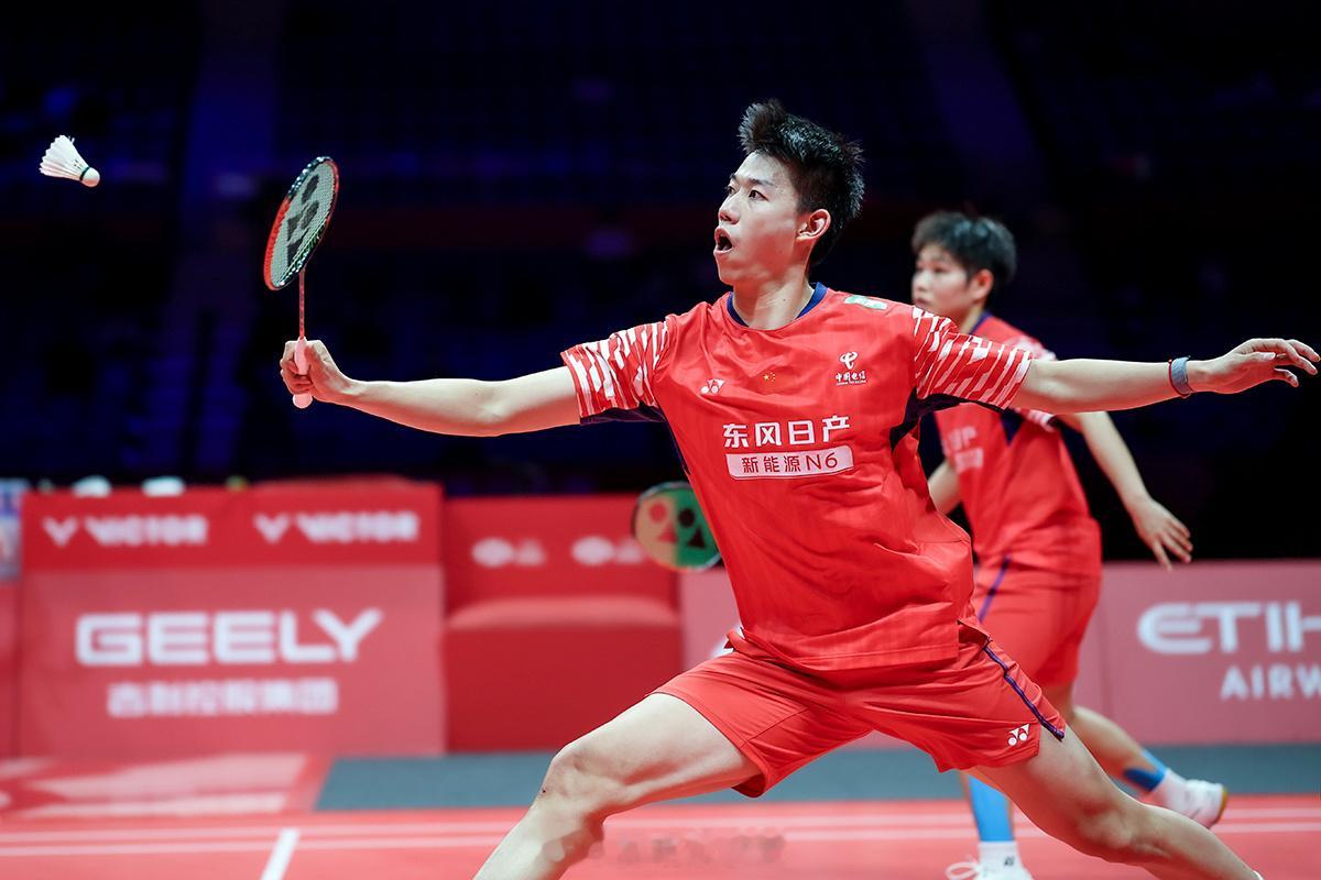 冯彦哲/黄东萍：默契是知道彼此在关键分如何行动两局赢下马来西亚组合陈堂杰/杜依蔚