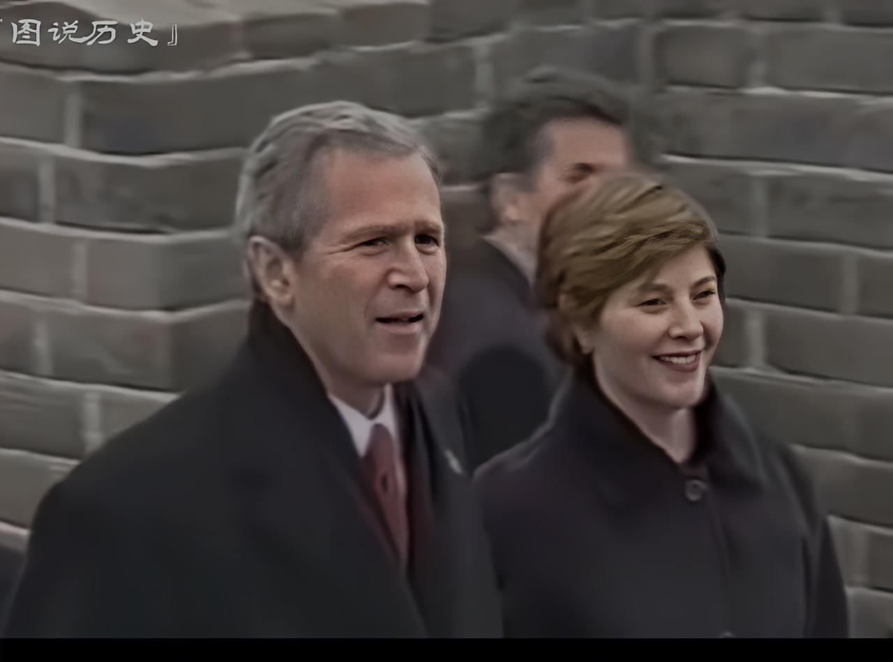 小布什看得挺明白，把中国妖魔化就是美国国内民族主义作祟，损人不利己。可后来特朗普