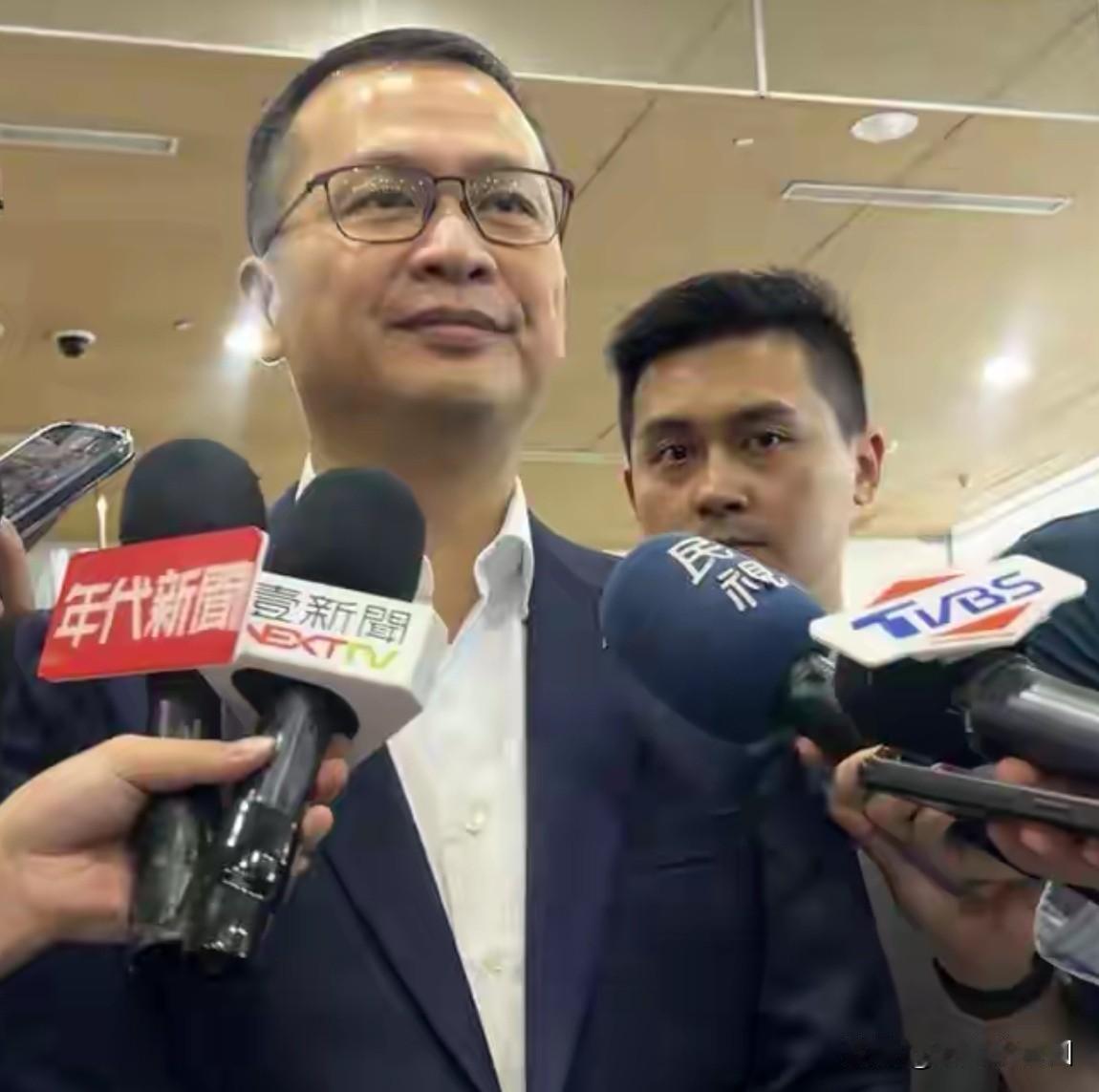 国民党主席选举已有答案，
基本上是郝龙斌和郑丽文，
两者之间二选一！

几场竞选