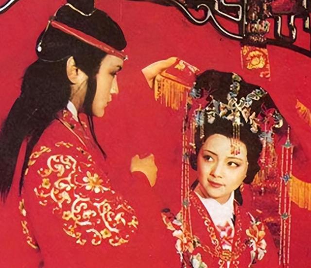 网友神评，深以为是！

“如果娶林黛玉，皇帝还念点旧情，林家可以说十分得皇帝信任