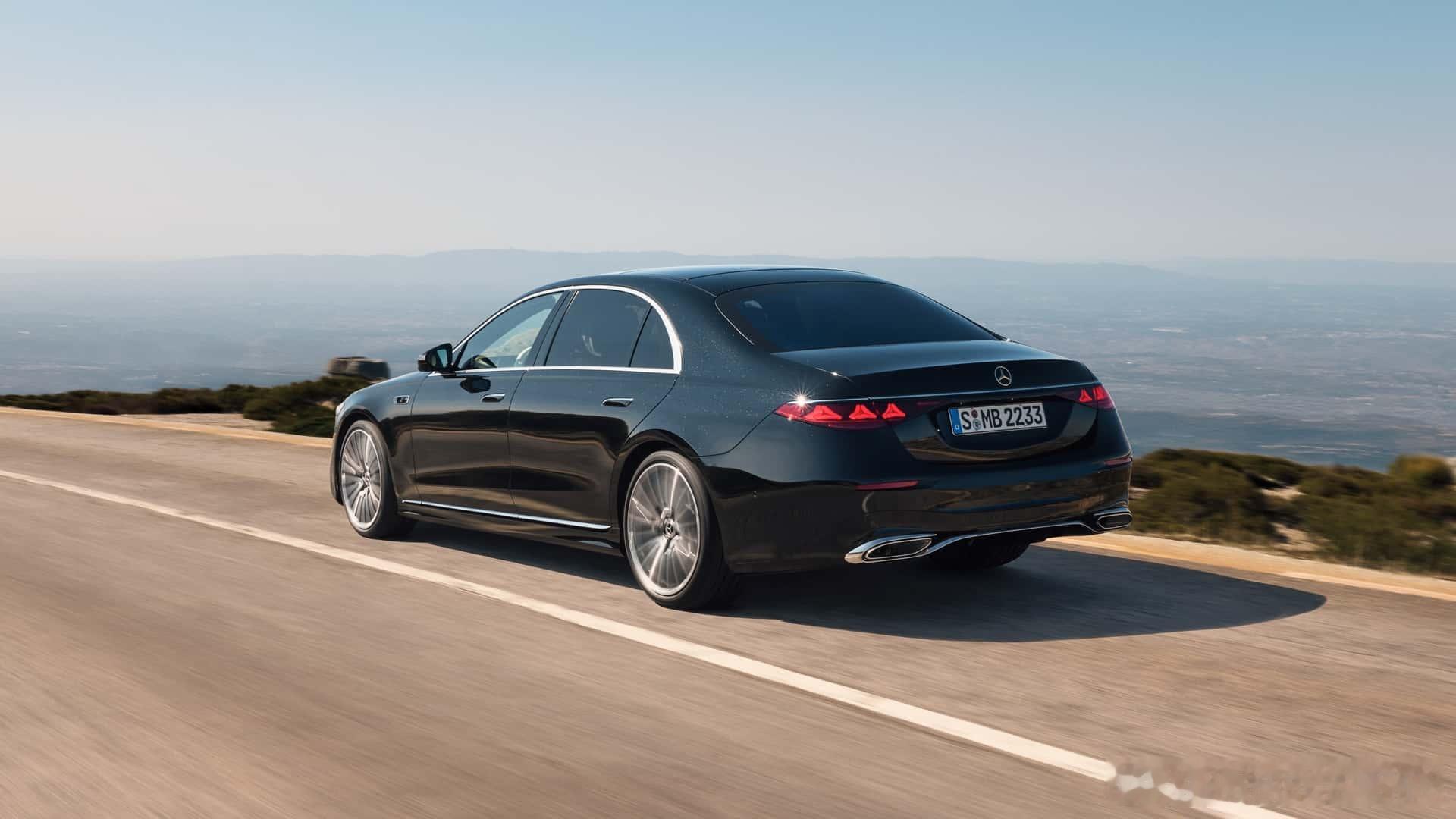 新款奔驰S级改的太成功了，在抽象的纯电车之后，奔驰的优雅又回来了。 