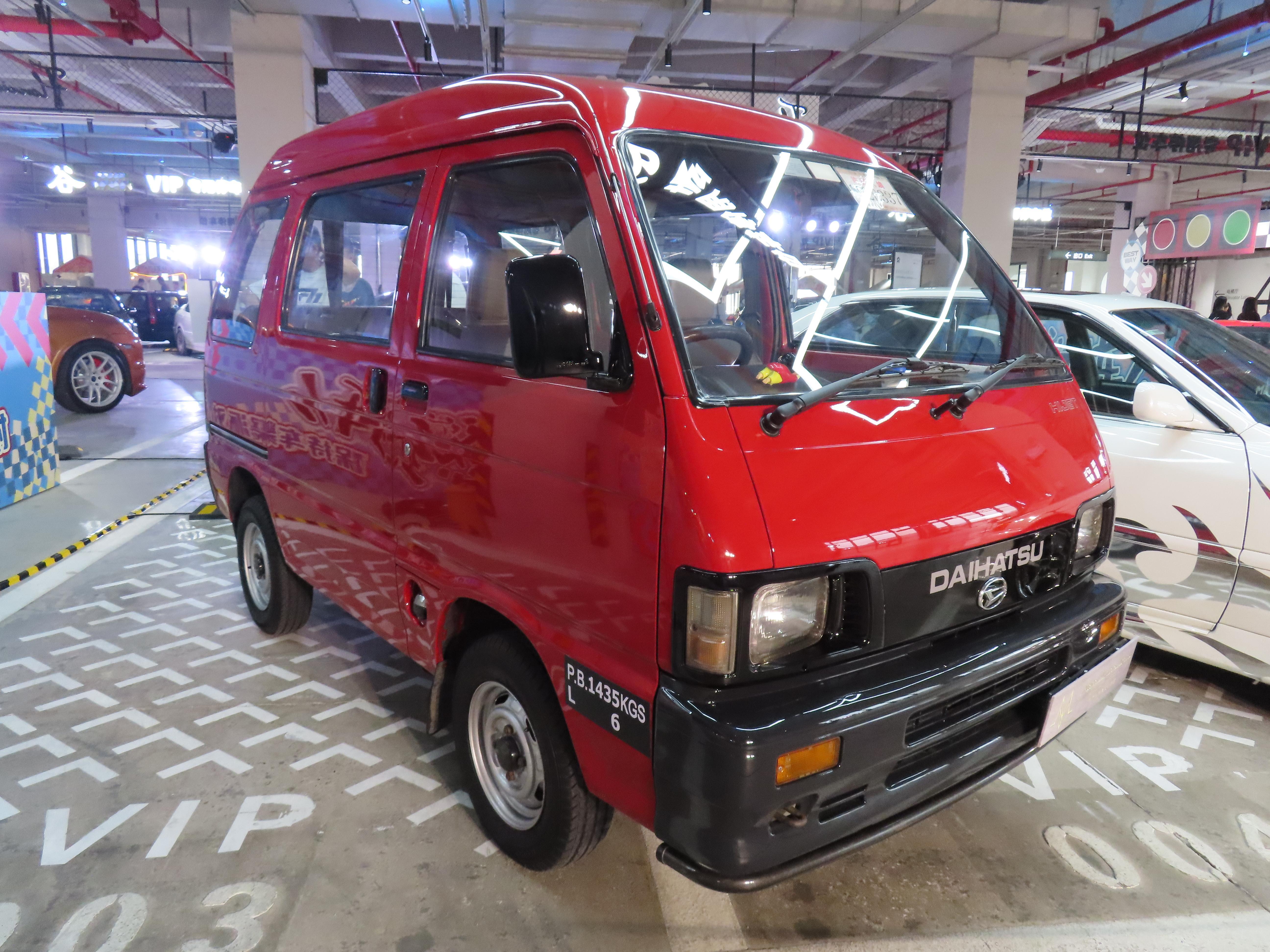 1995年款大发Hijet，排量993cc，车主如此爱惜这台小面包车相信花了不少