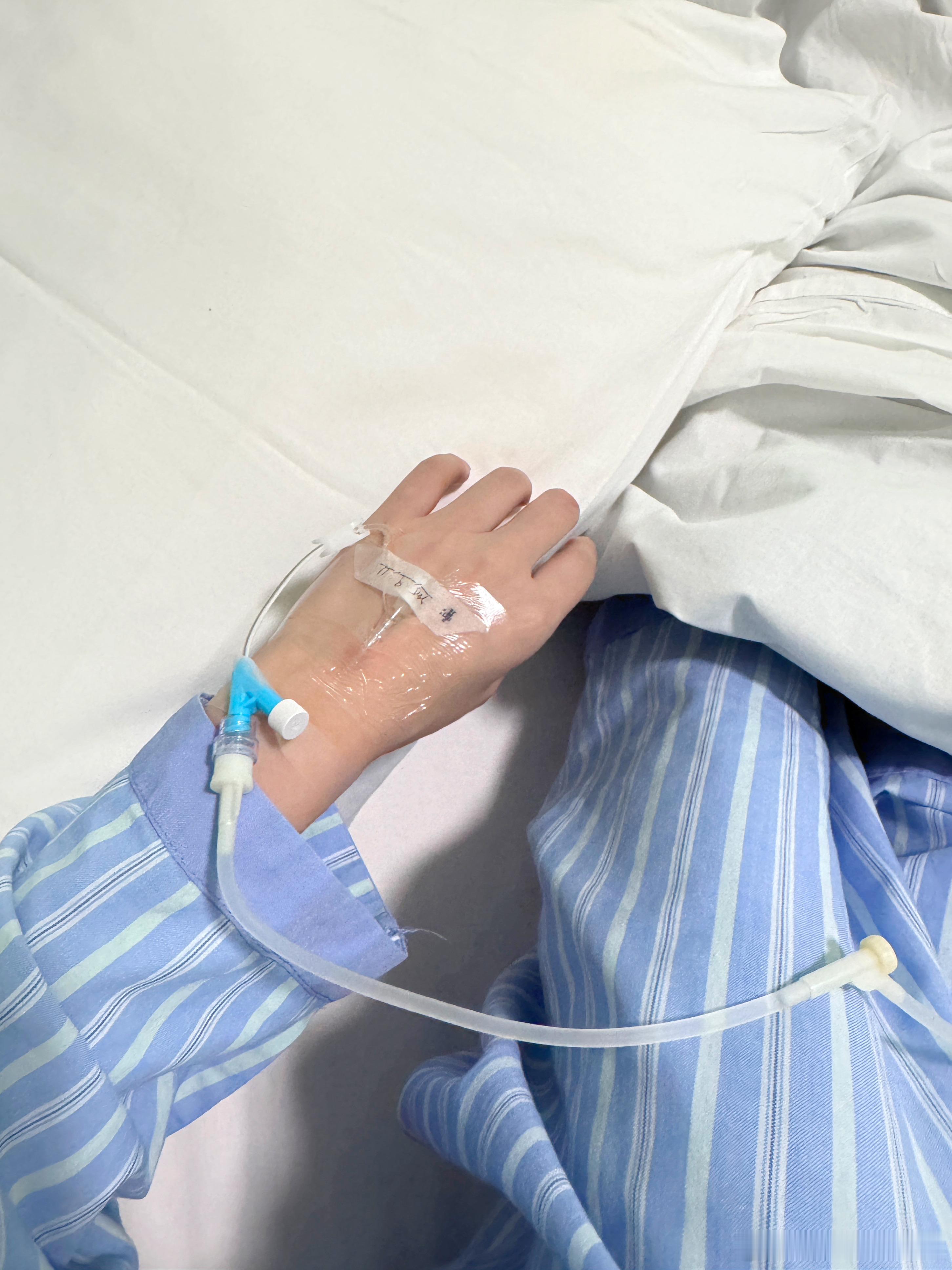 我靠这个术后真的太痛了 靠止痛药维持的第五天做过这么多次全麻手术没有一次可以相比