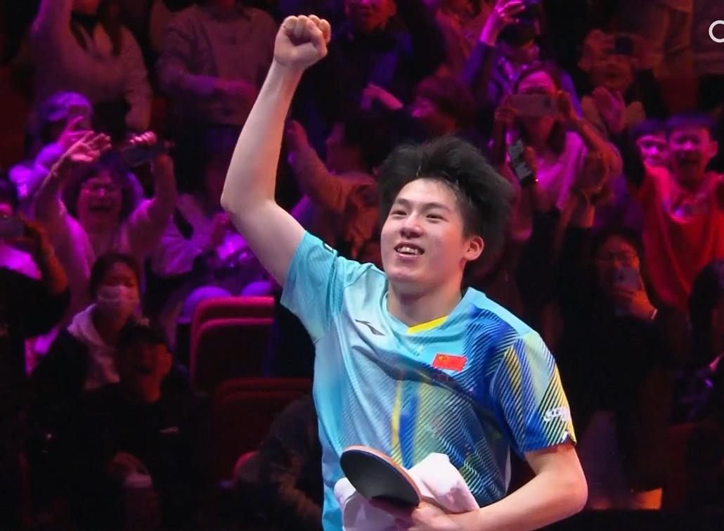 莽夫拆摩托太燃了，今天直接把乒乓球打成了羽毛球的比分！整场比赛，看球紧张，听侯老
