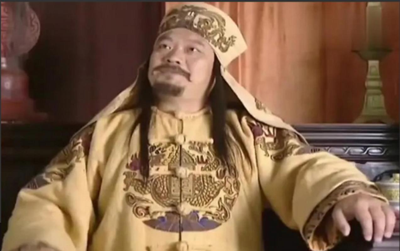 1856年9月，韦昌辉为了泄愤，把重伤的杨秀清捆在自己的宝马之下拖行，杨秀清不停