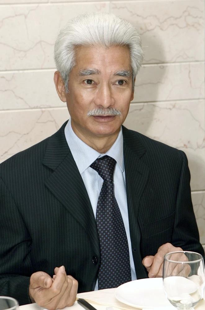 高雄（Eddy Ko），原名何耀深，别名林琛，1947年出生于广东省中山市。他在