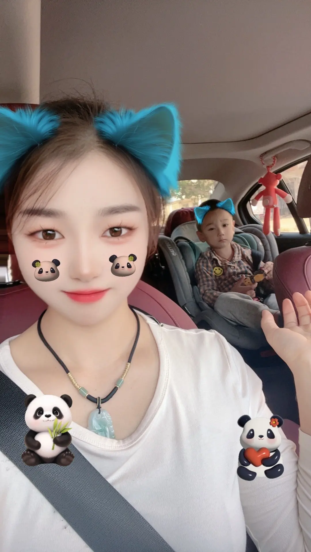 小事见格局，细节看人品。世间本无事，一切在人心。 目中有人才有路，心中...