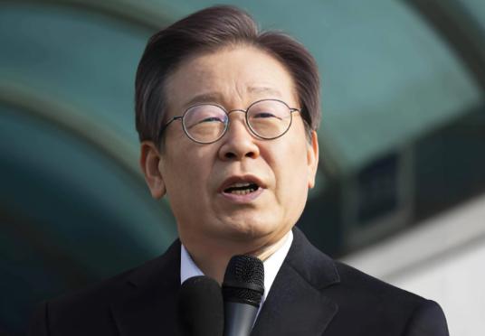 韩国总统李在明下了一步险棋，在没有和中国官方商议的情况下，率先向公众公布了一个与