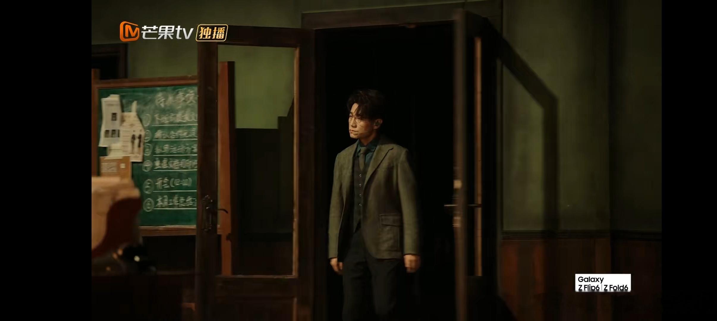#王铮亮找自己一镜到底开场# 这个舞台开场有点电影质感了，好高级，一下把人代入到