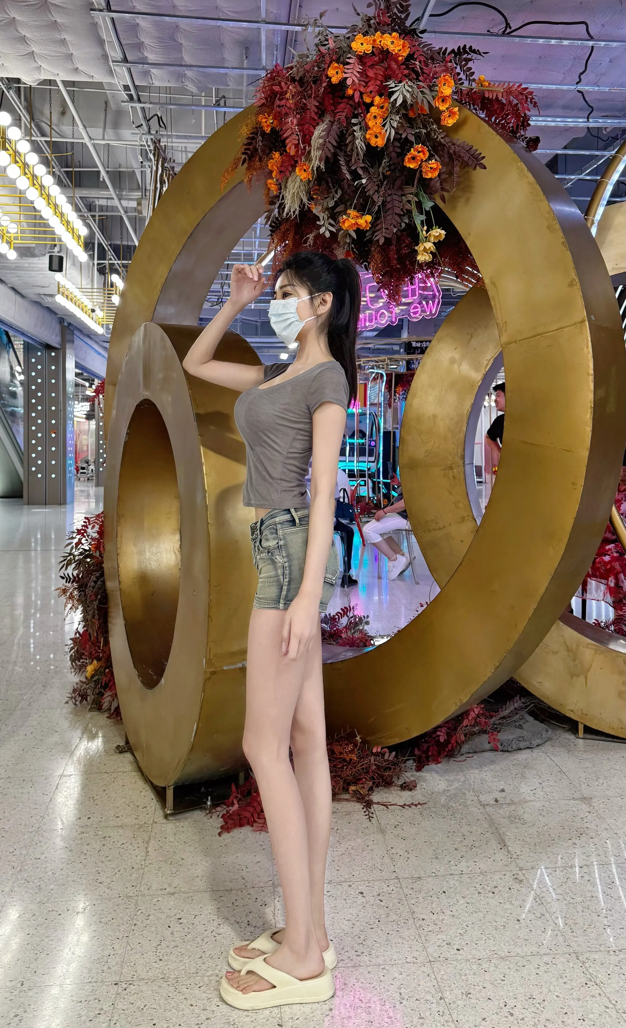 如果快乐太难，那就祝我们腰缠万贯。