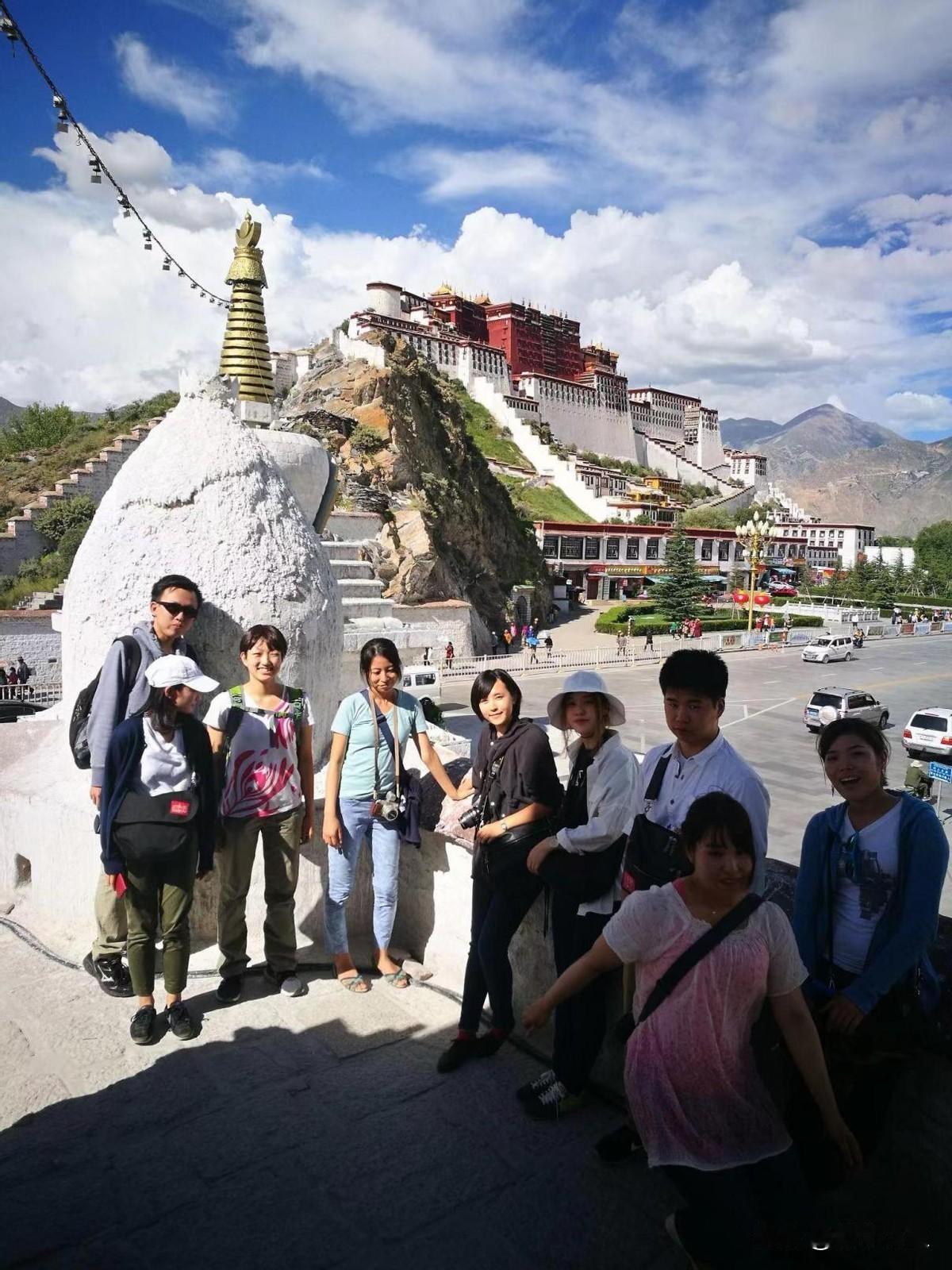 我在拉萨开了一家民宿，前2天接待了一个来自日本的旅游团，我给他们精心准备了藏族饭