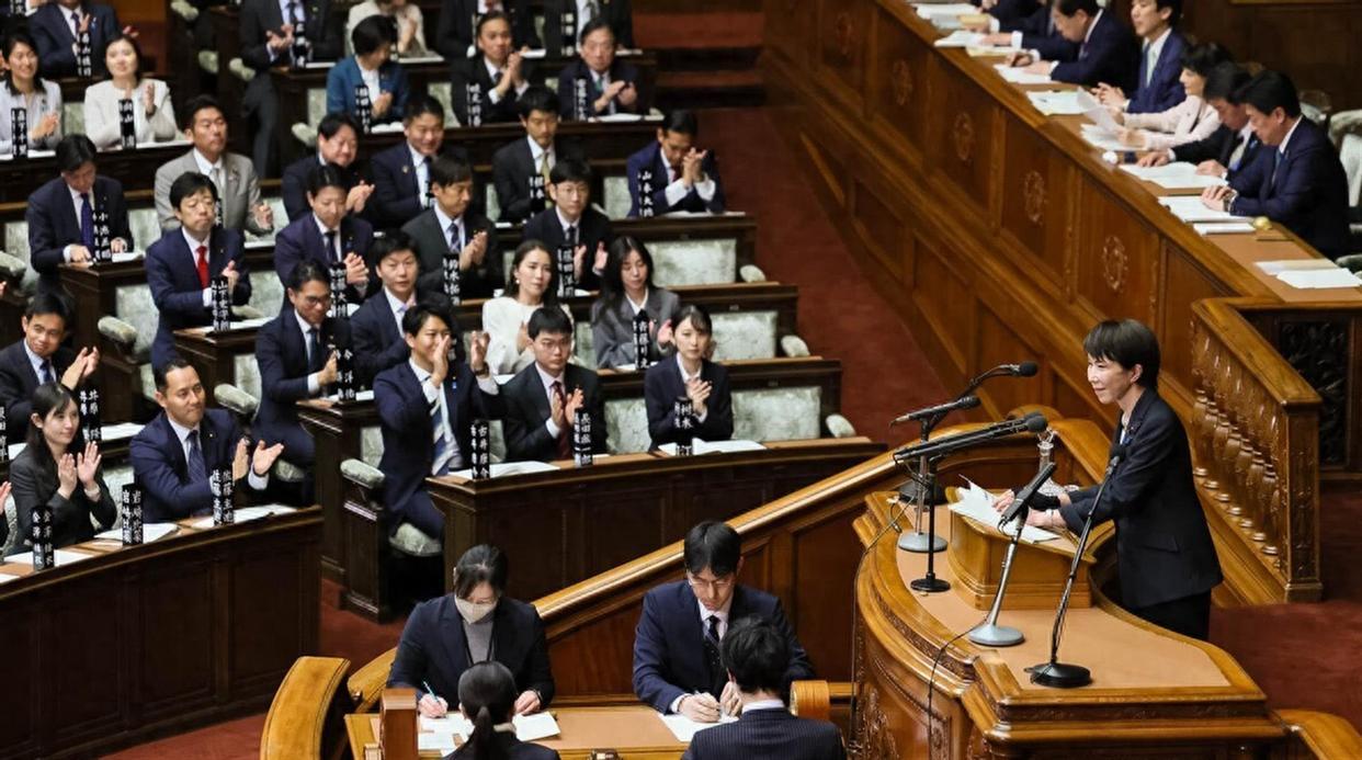 中国商务部依据出口管制法等法规，将20家参与提升日本军事实力的实体列入出口管制管