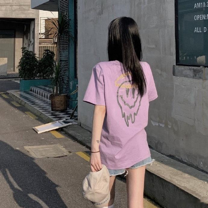 当然希望自己变得更好更出色，但更希望听到——“哪怕你一直停留在原地，也会有我喜欢