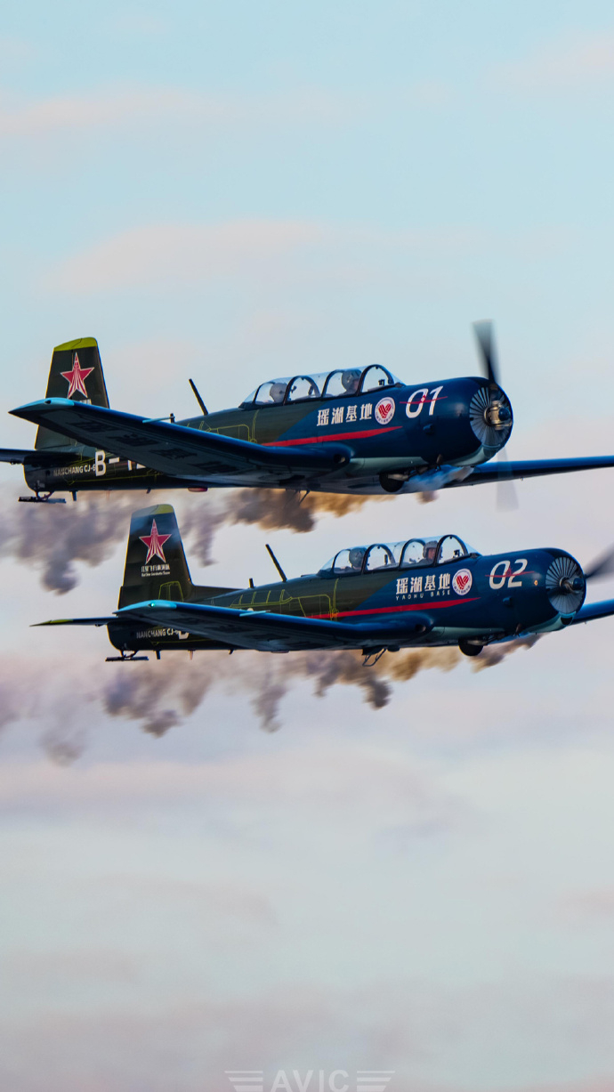 2025亚洲通航展 今天开幕，初教六亮相现场进行飞行表演，低空经济话题成为展会焦